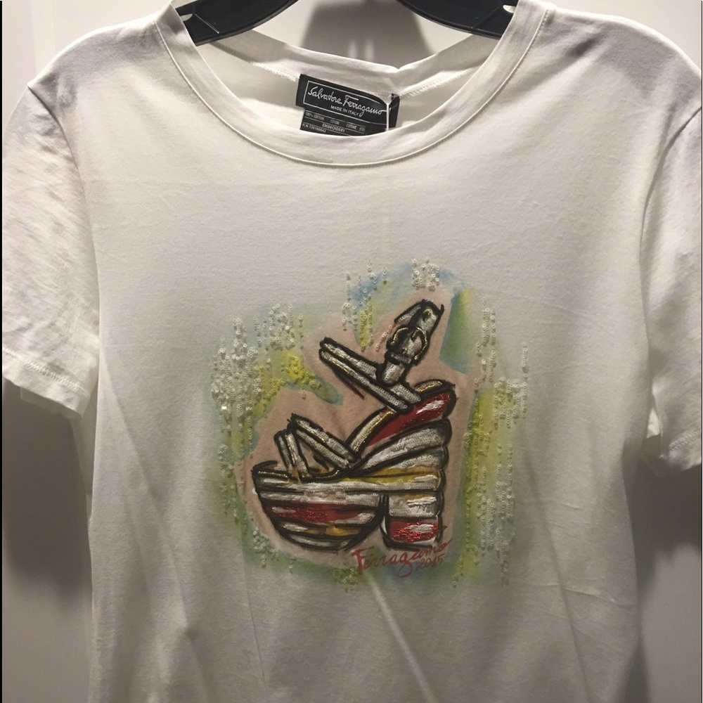 SALVATORE FERRAGAMO DESIGNERS T SHIRT BRAND NEW